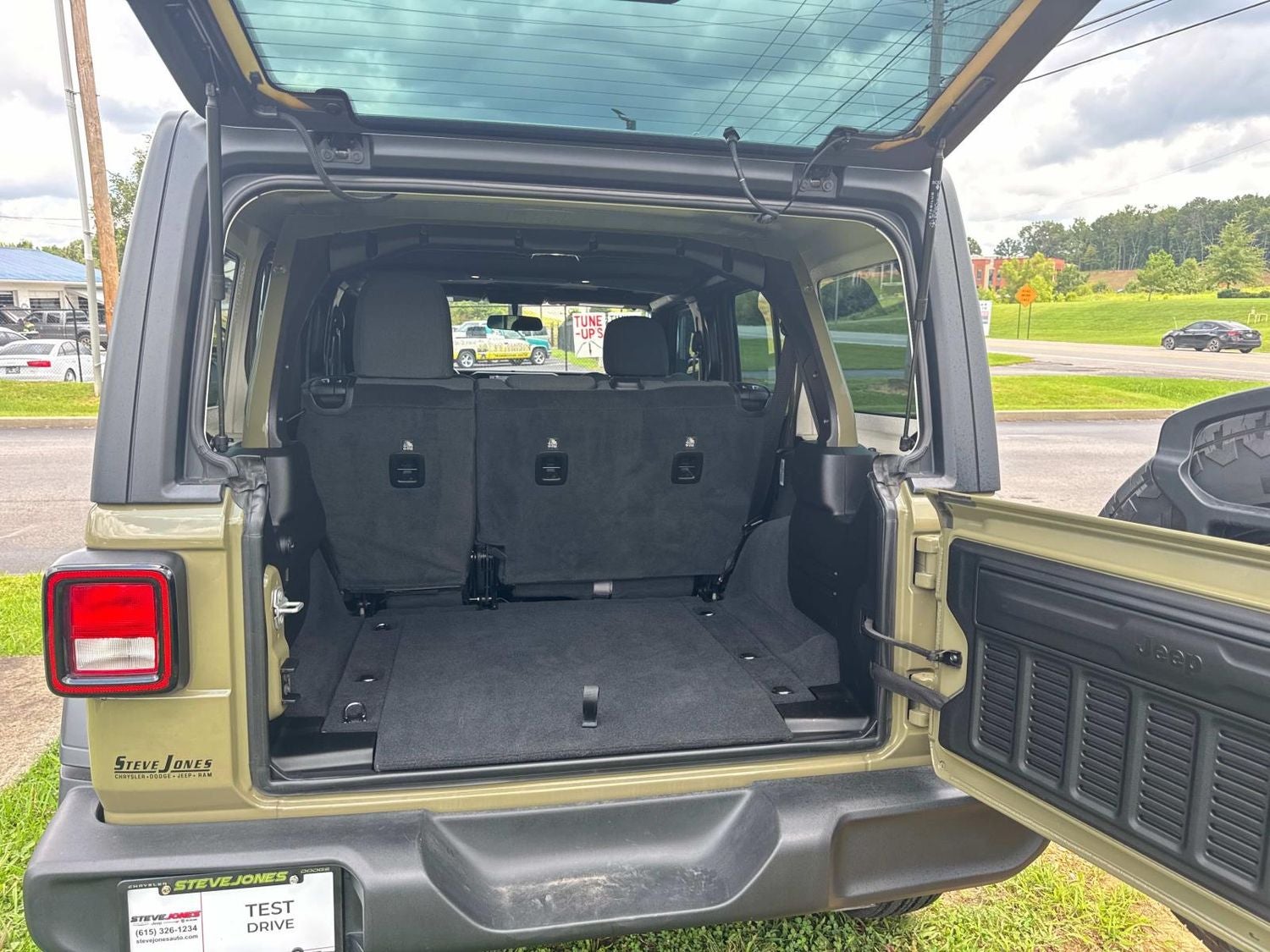 2025 Jeep Wrangler Sport