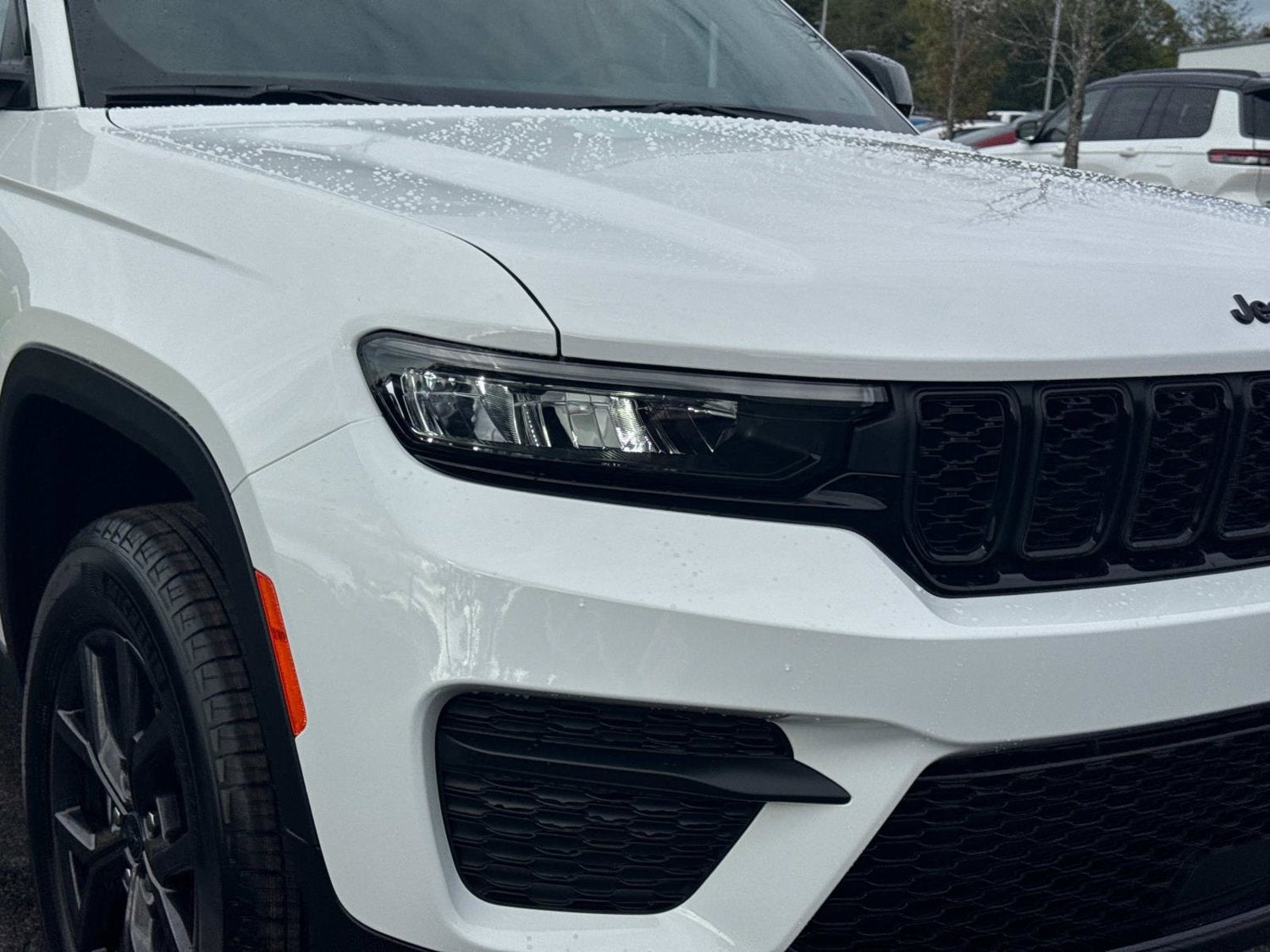 2027 Jeep Grand Cherokee Laredo X