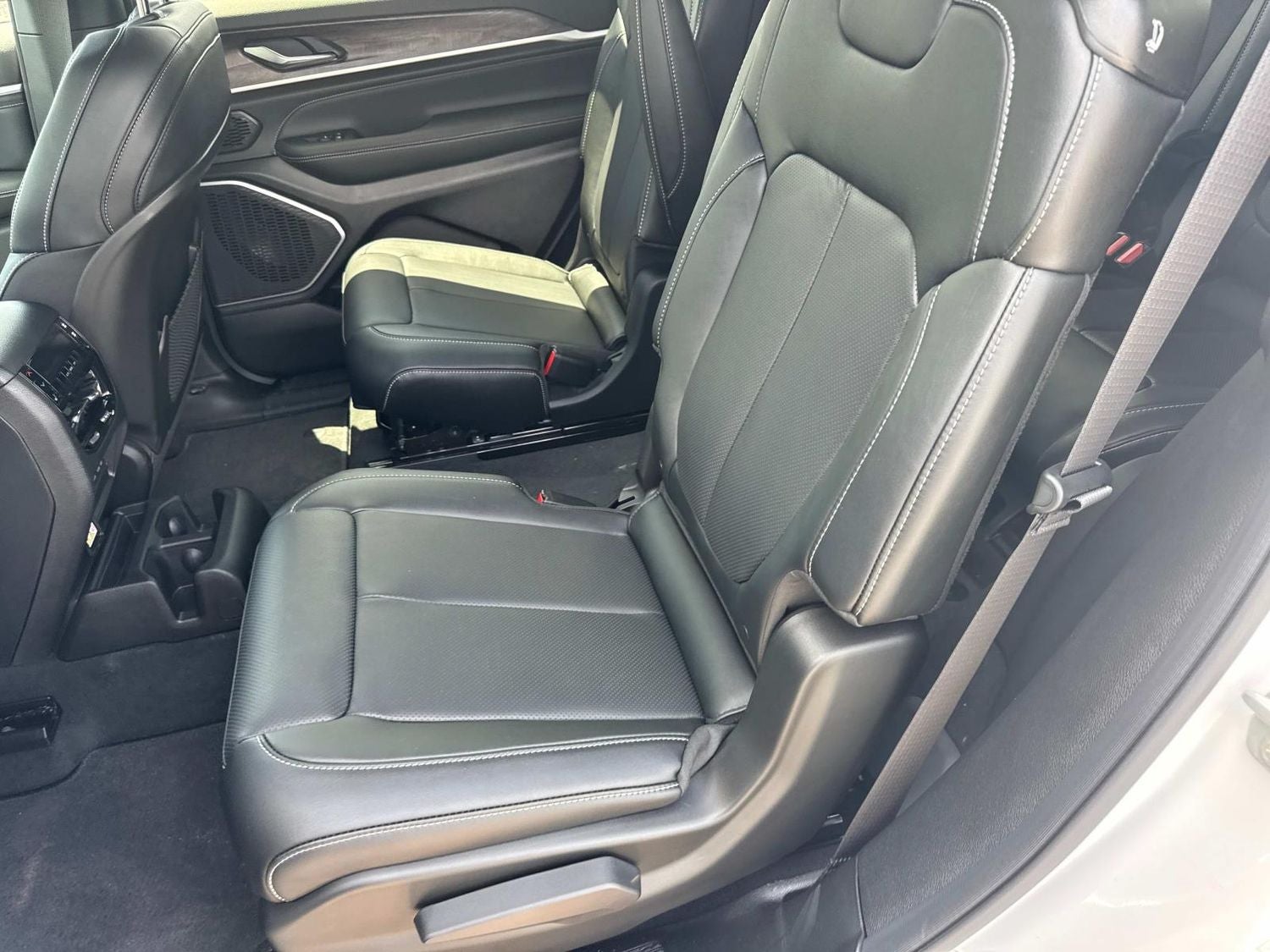 2026 Jeep Grand Cherokee L Limited Reserve