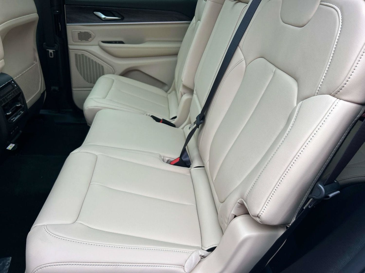 2027 Jeep Grand Cherokee L Limited