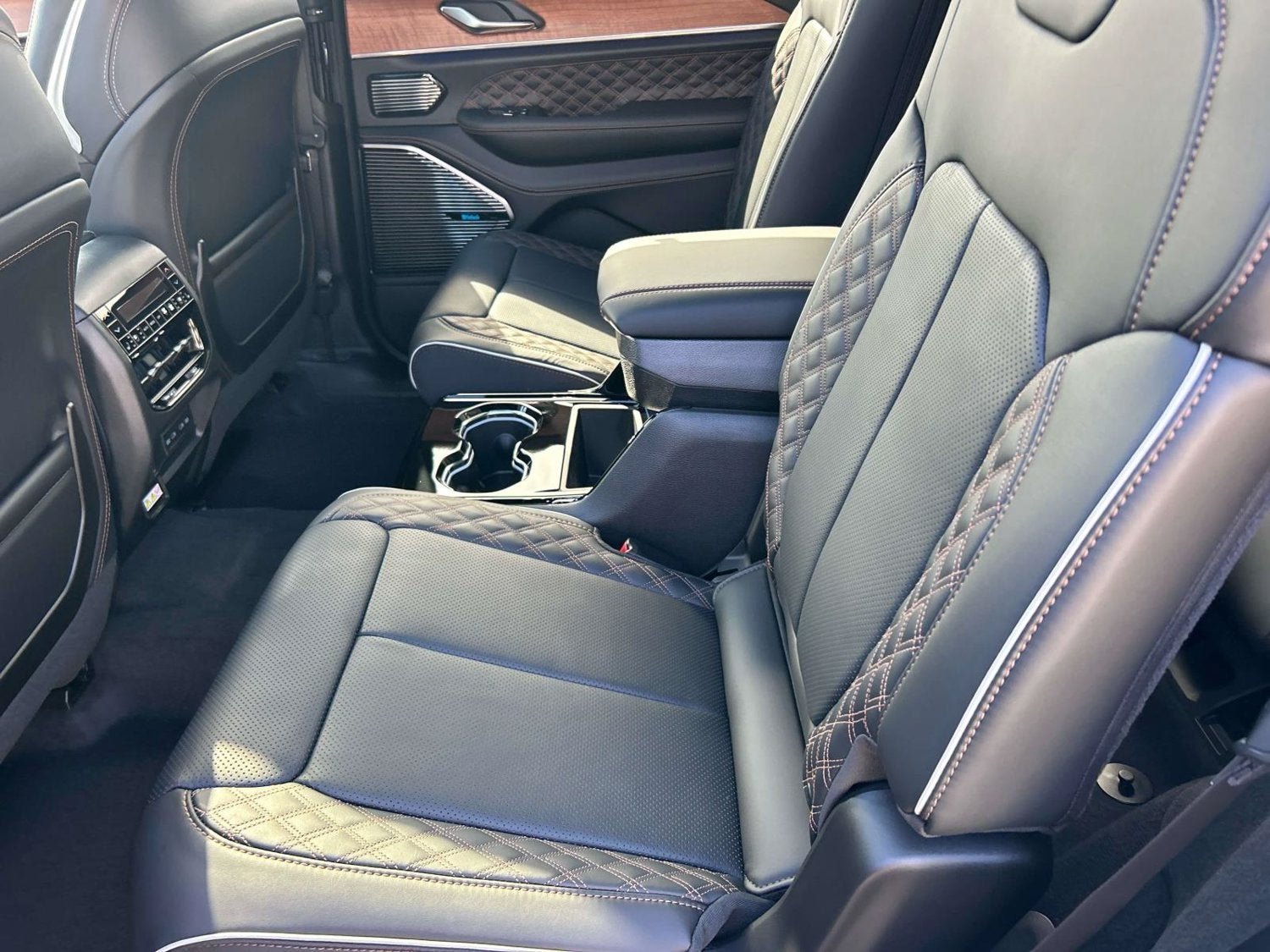 2027 Jeep Grand Cherokee L Summit