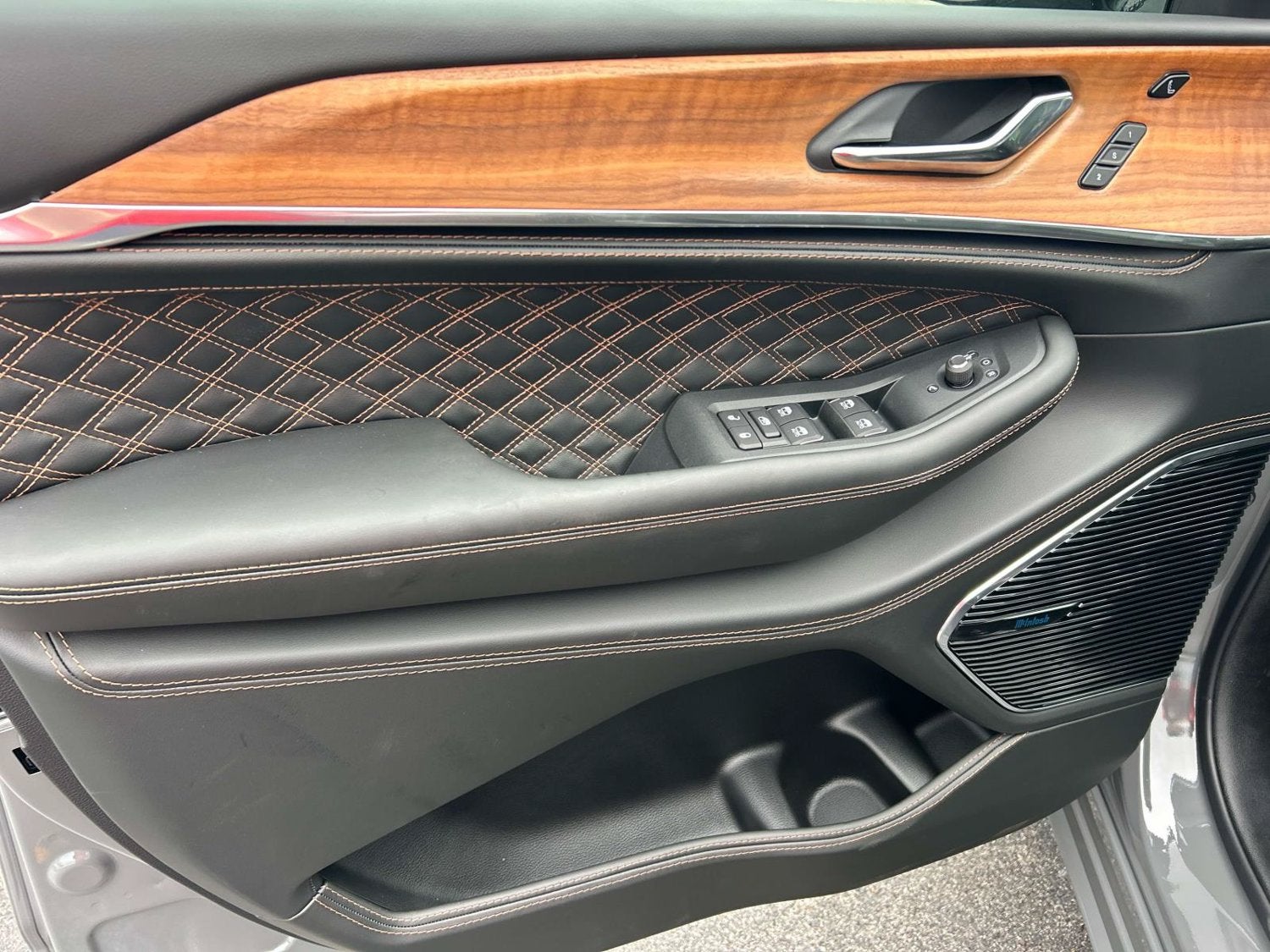 2027 Jeep Grand Cherokee L Summit