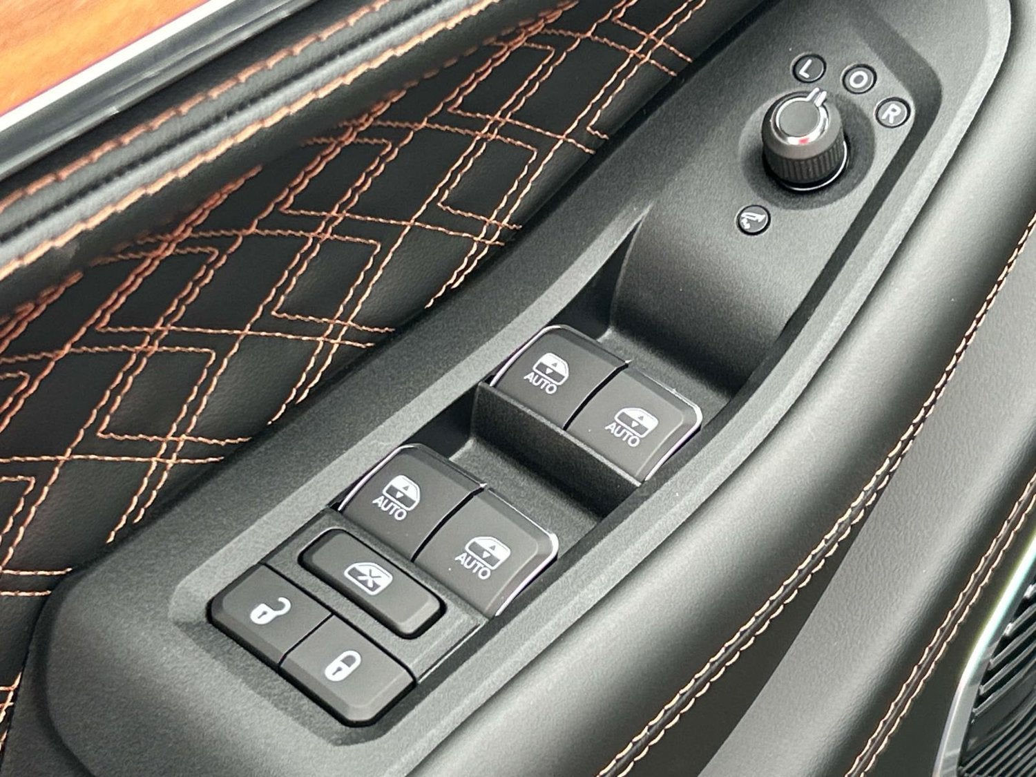 2027 Jeep Grand Cherokee L Summit
