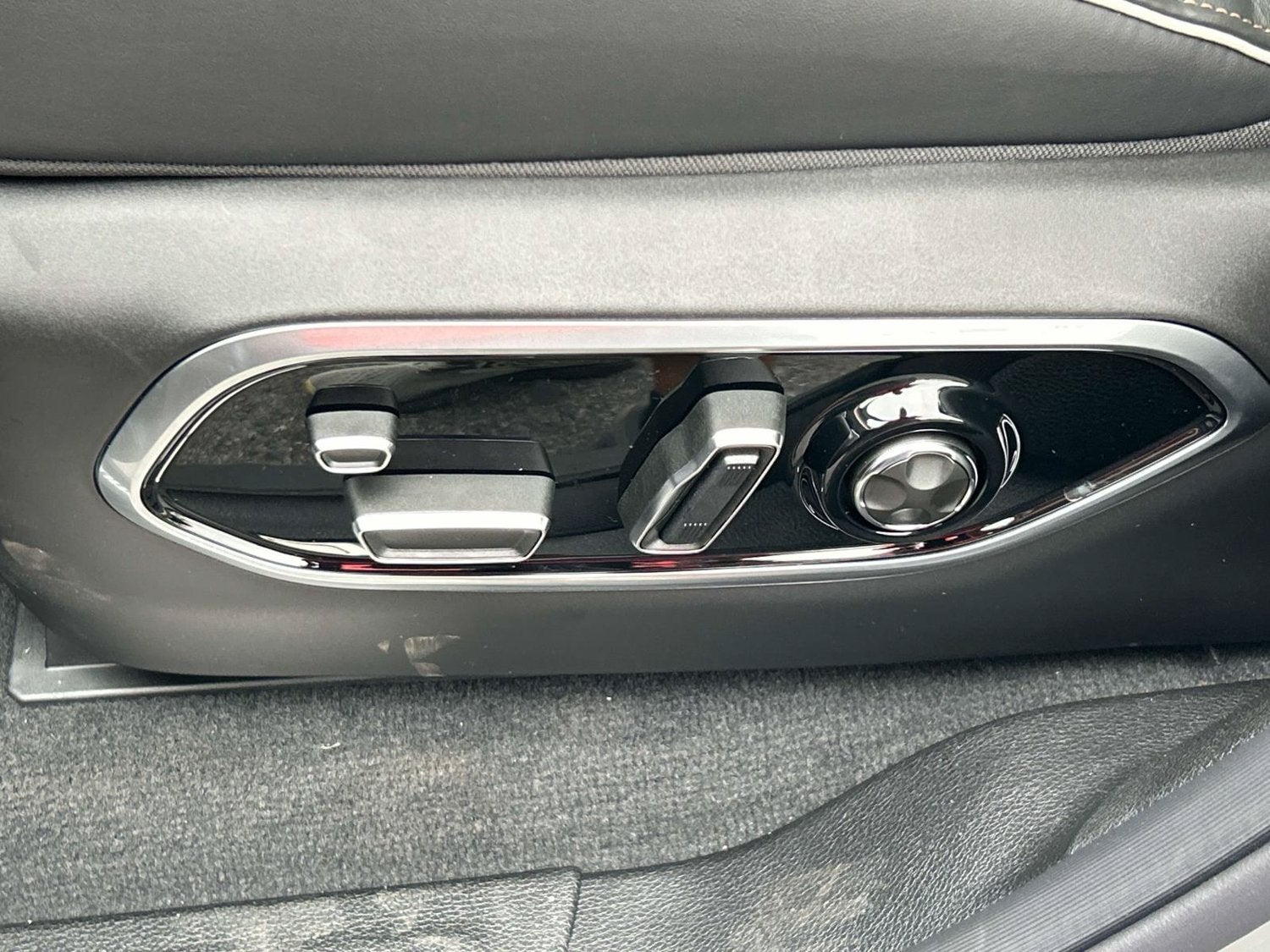 2027 Jeep Grand Cherokee L Summit