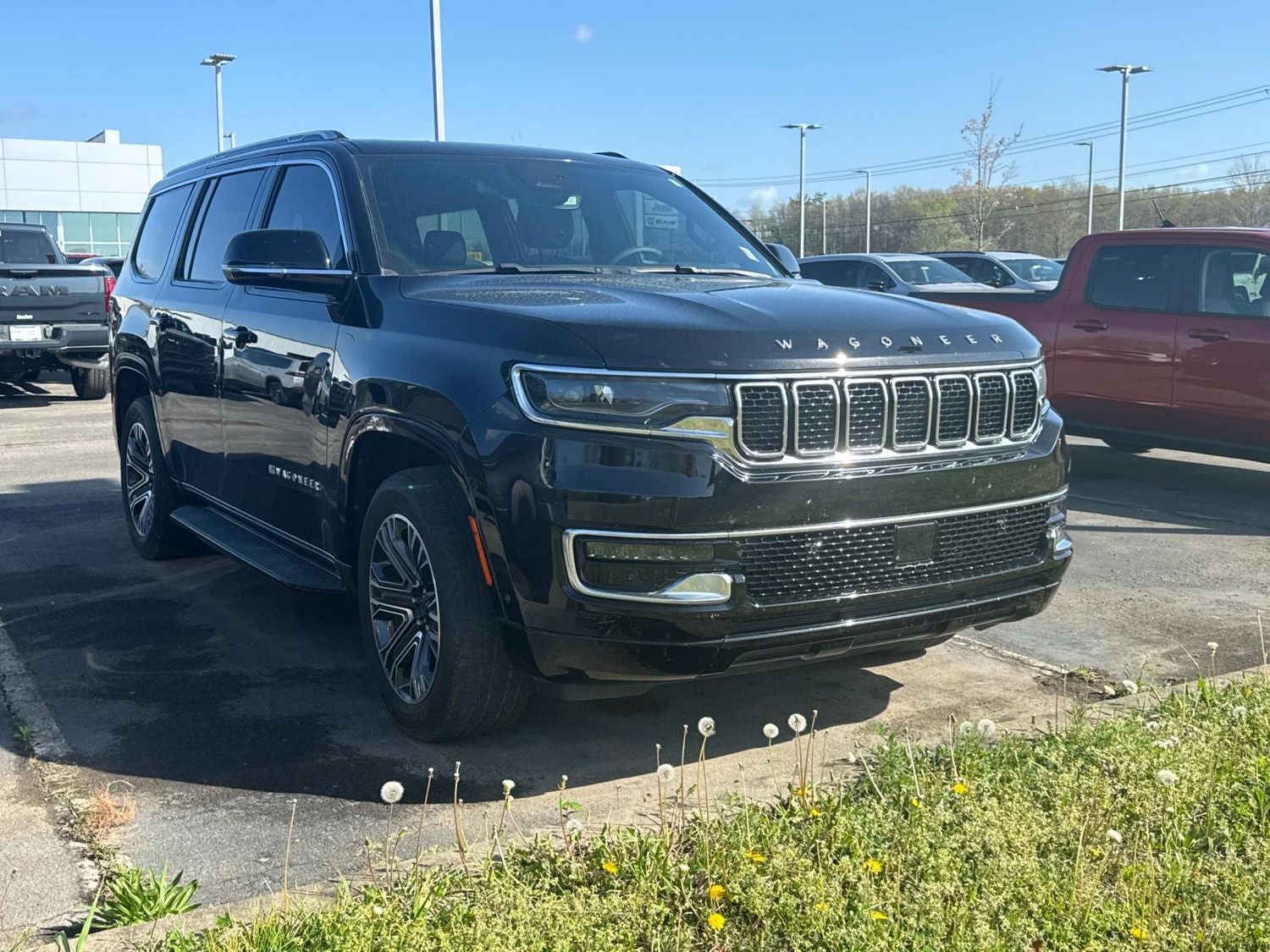 2023 Jeep Wagoneer Base