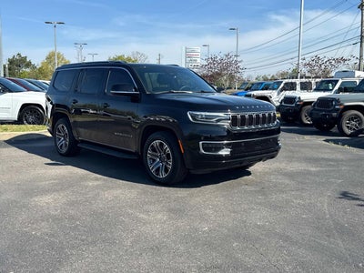 2023 Jeep Wagoneer Base