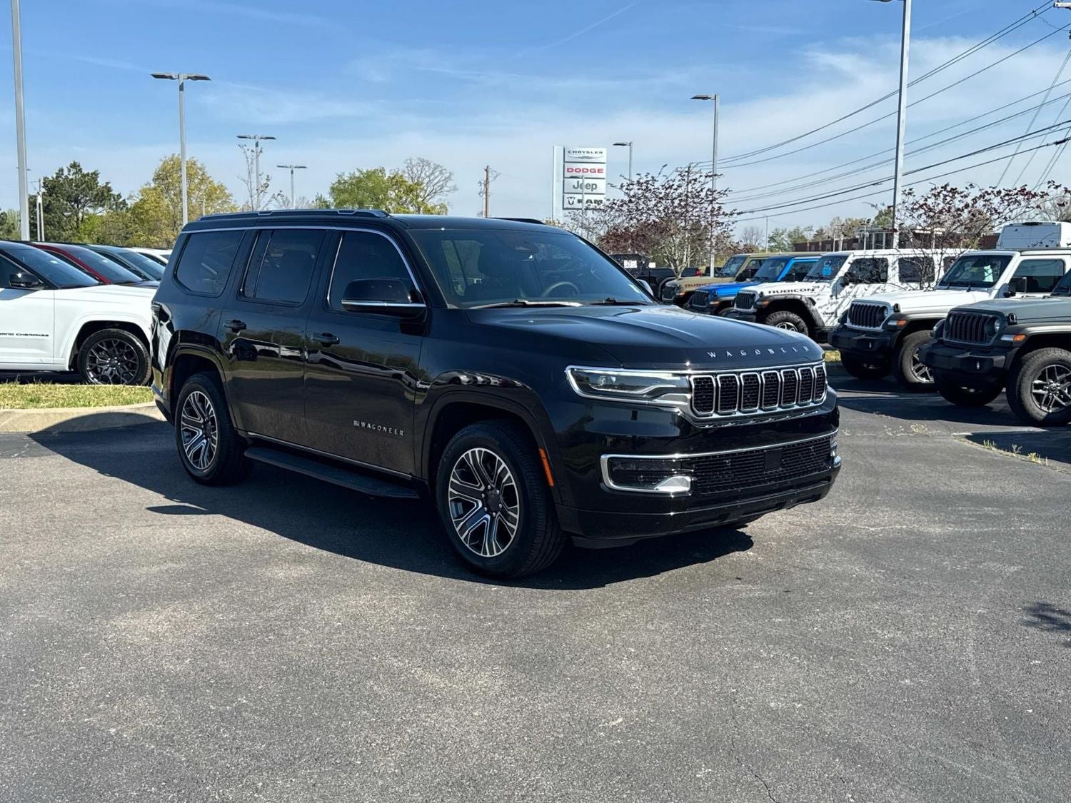 2023 Jeep Wagoneer Base