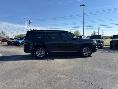 2023 Jeep Wagoneer Base