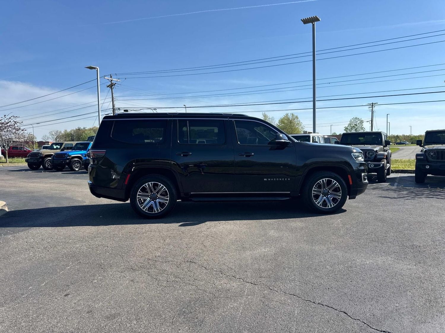 2023 Jeep Wagoneer Base