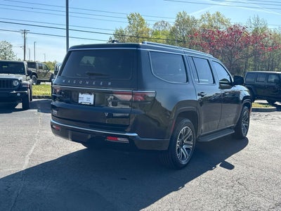 2023 Jeep Wagoneer Base