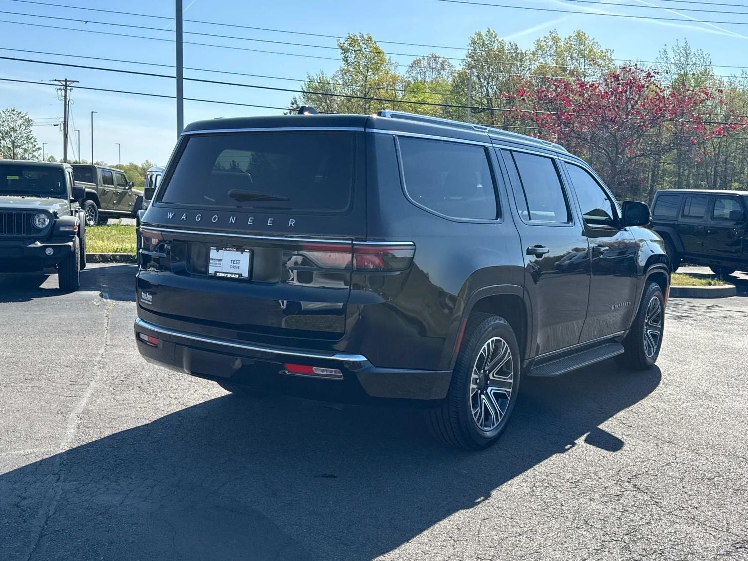 2023 Jeep Wagoneer Base
