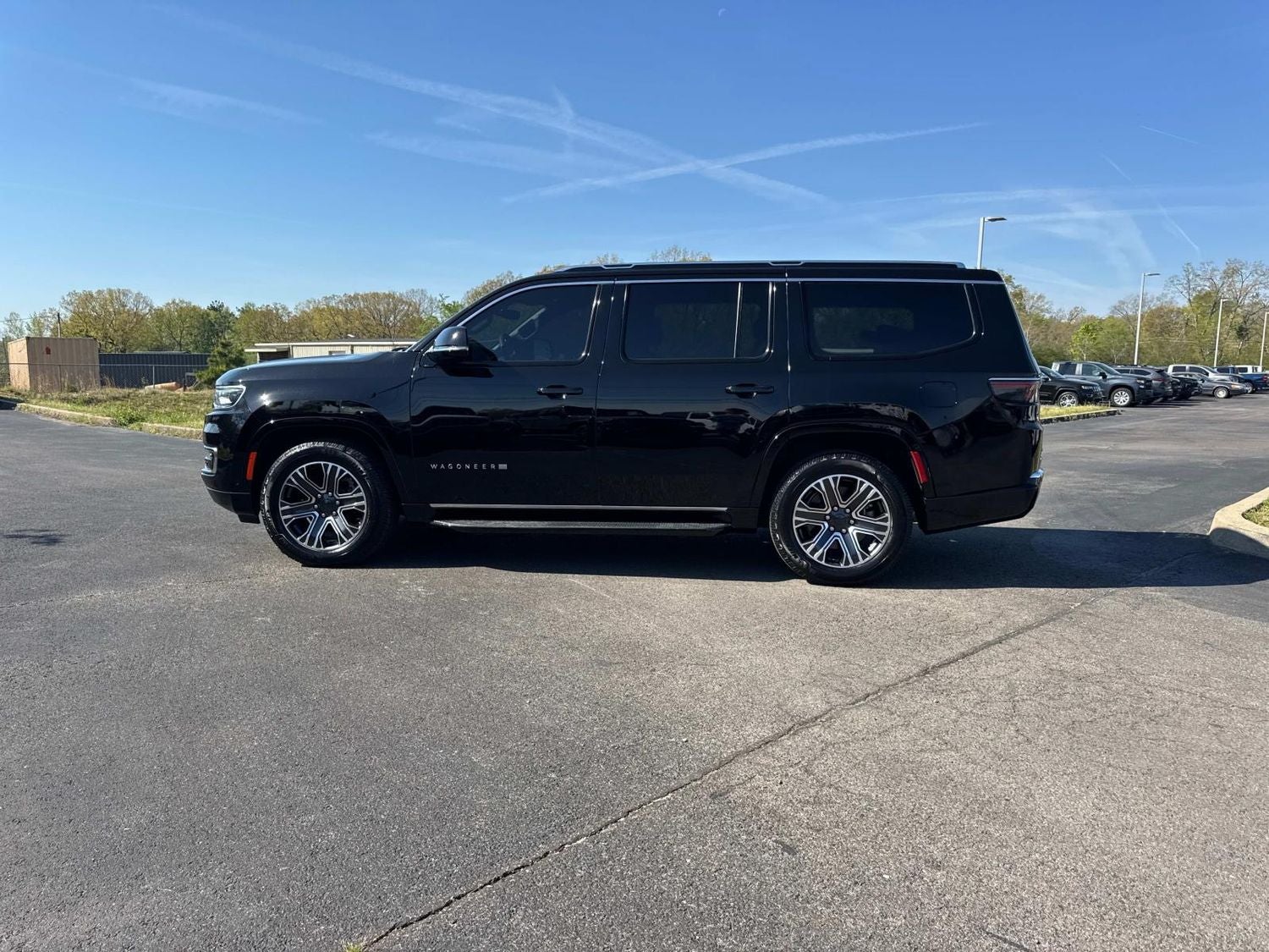 2023 Jeep Wagoneer Base