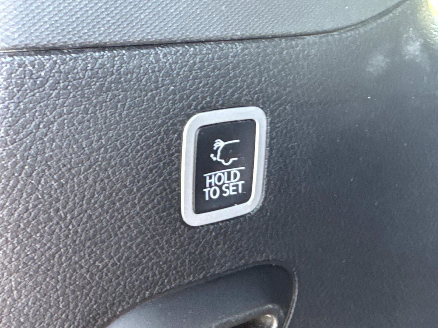 2023 Jeep Wagoneer Base