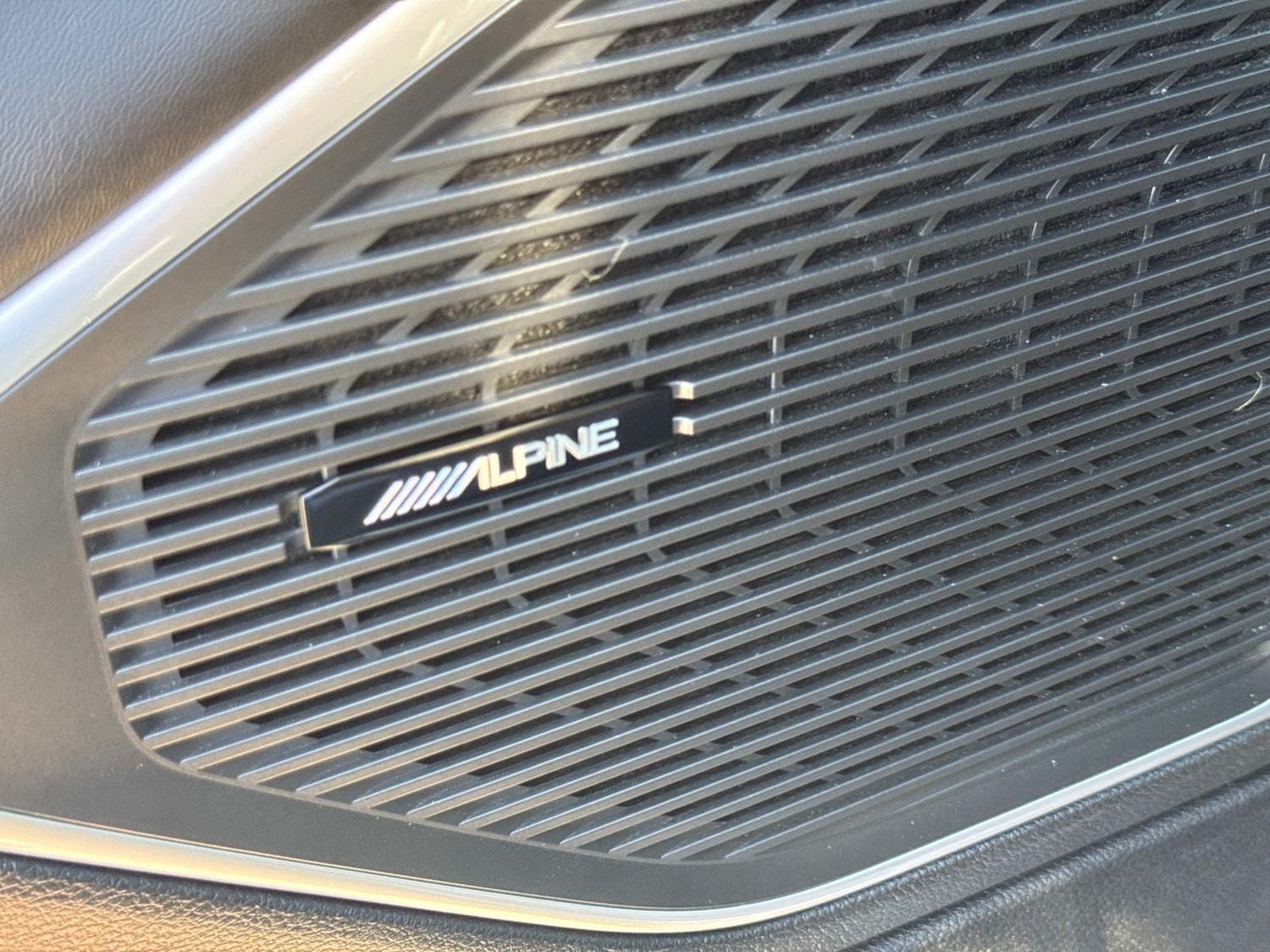 2023 Jeep Wagoneer Base