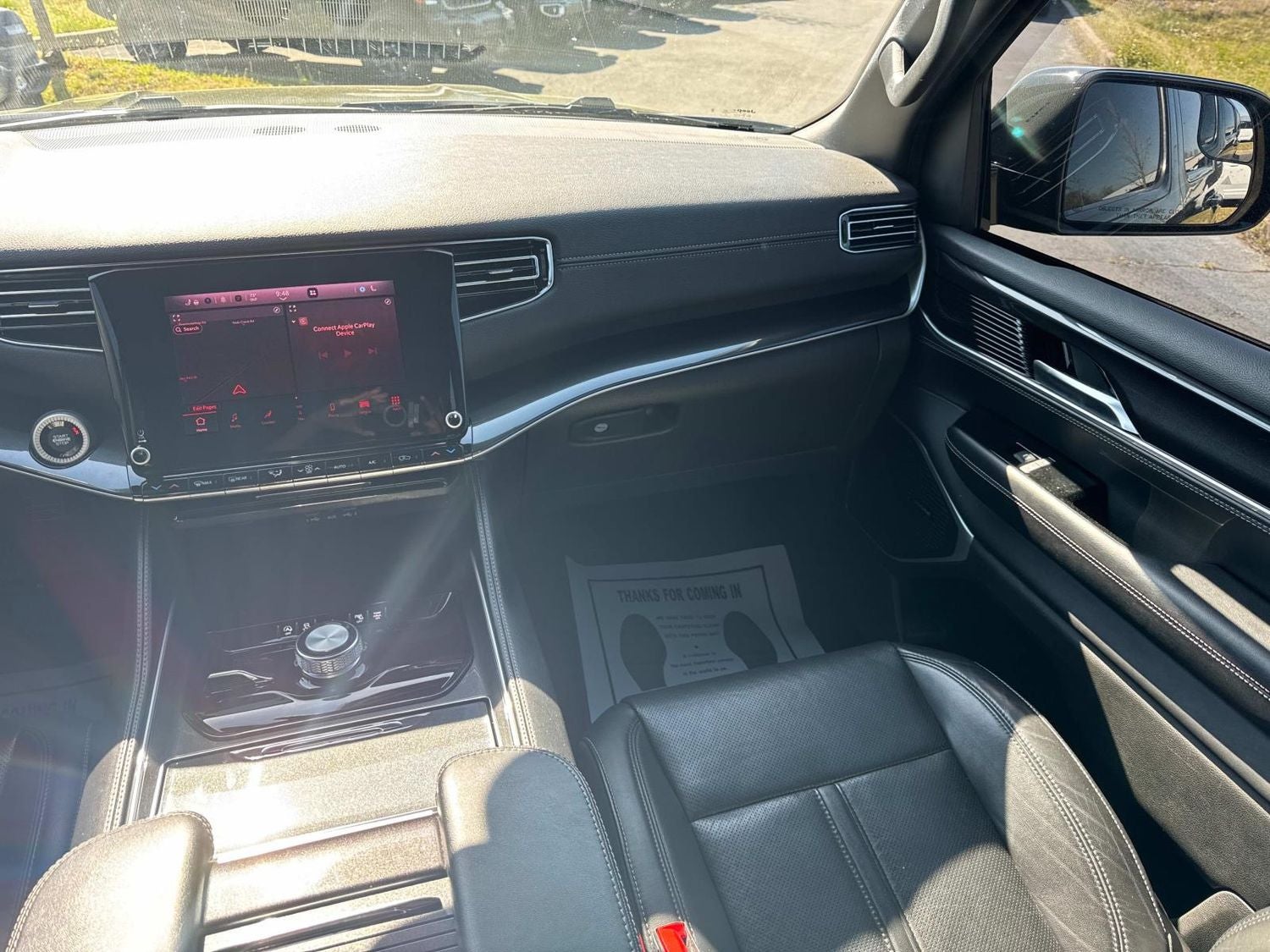 2023 Jeep Wagoneer Base