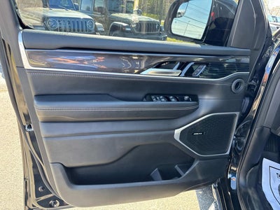 2023 Jeep Wagoneer Base