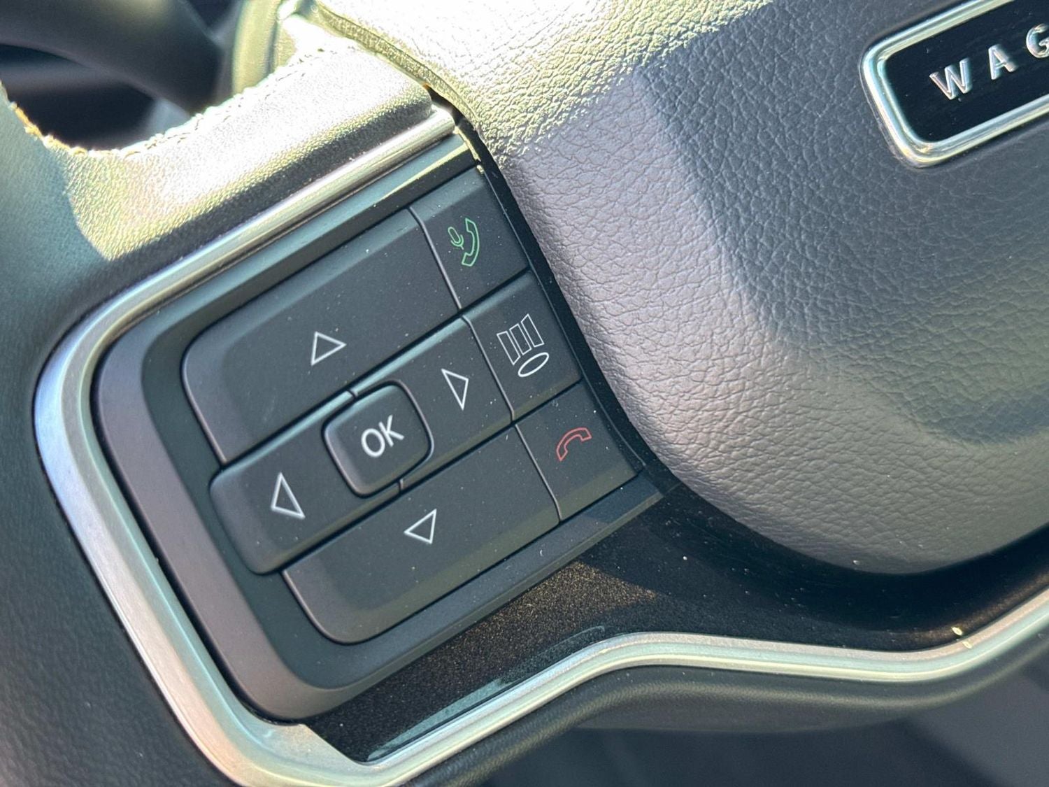 2023 Jeep Wagoneer Base