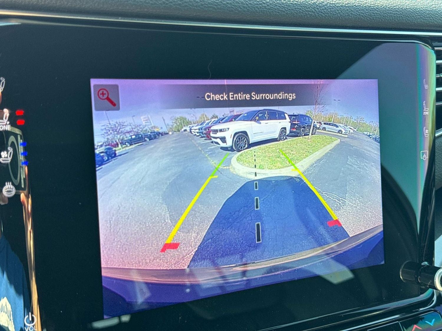 2023 Jeep Wagoneer Base