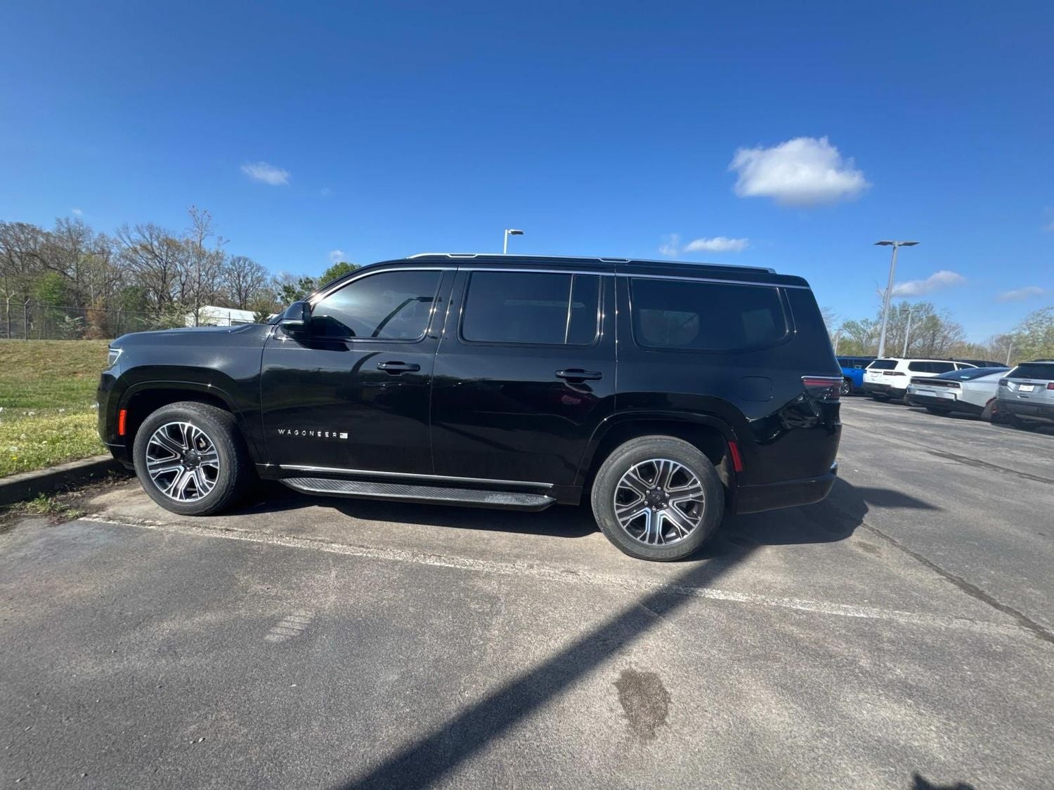 2023 Jeep Wagoneer Base