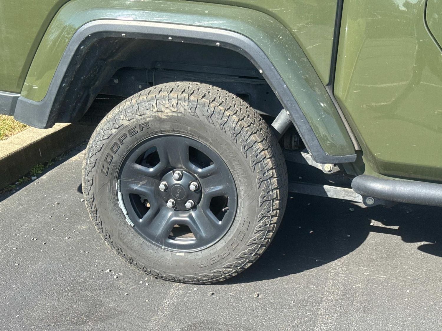 2022 Jeep Gladiator Sport