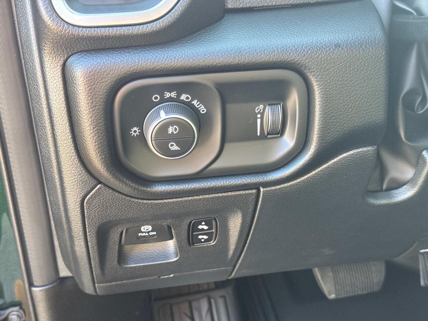 2027 RAM 1500 Big Horn/Lone Star