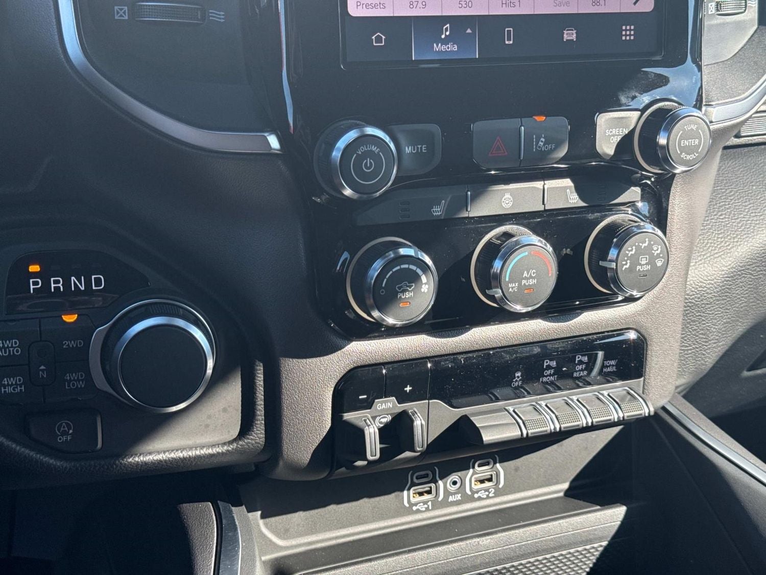 2027 RAM 1500 Big Horn/Lone Star