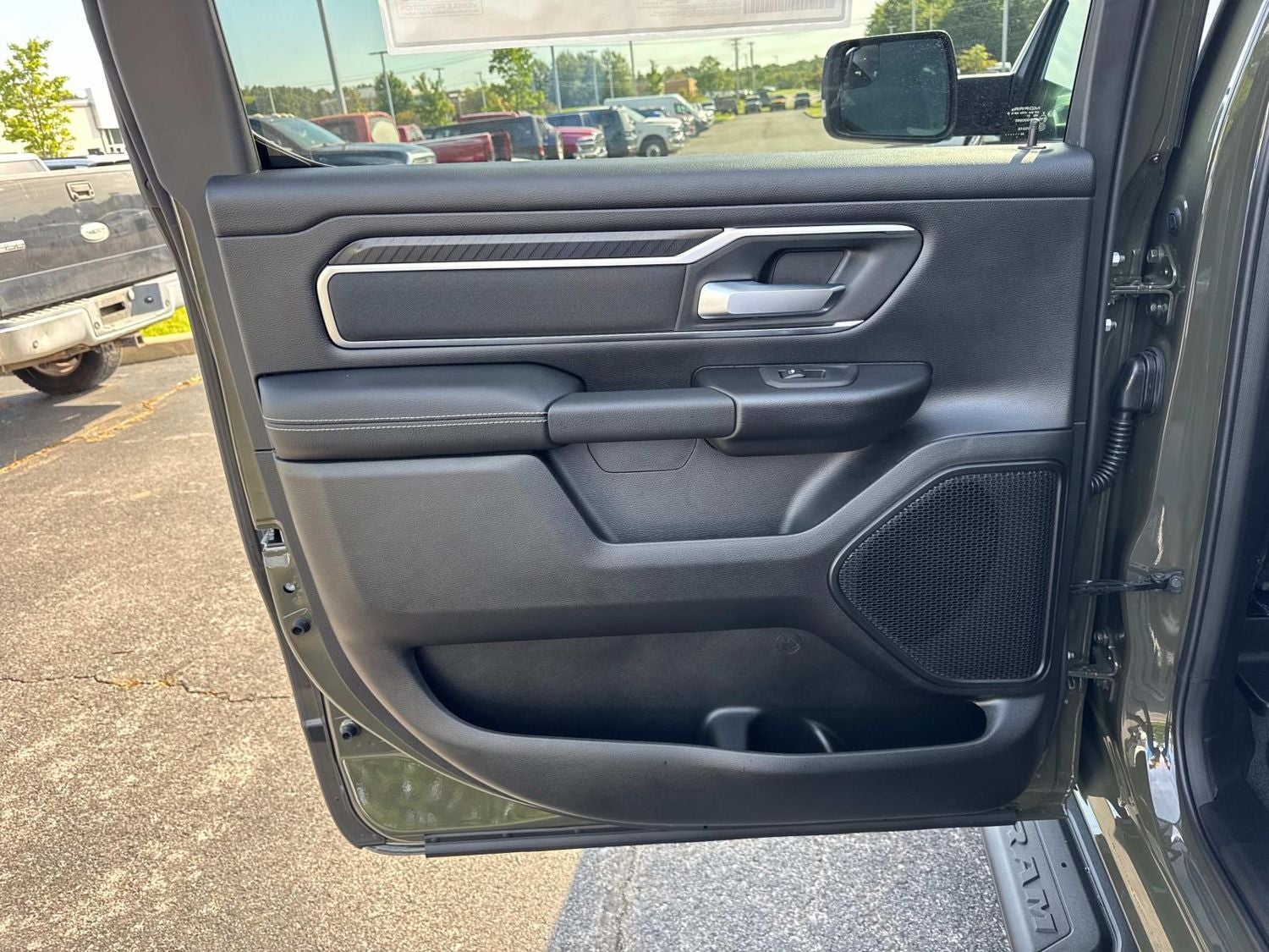 2027 RAM 1500 Big Horn/Lone Star