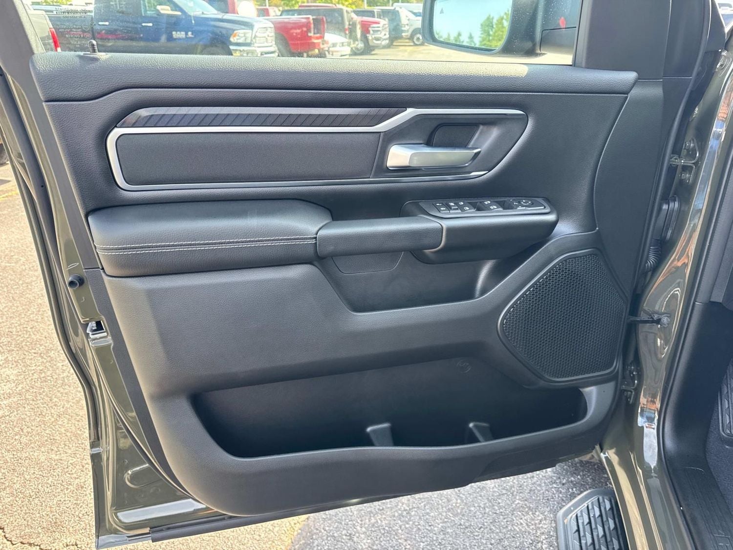 2027 RAM 1500 Big Horn/Lone Star