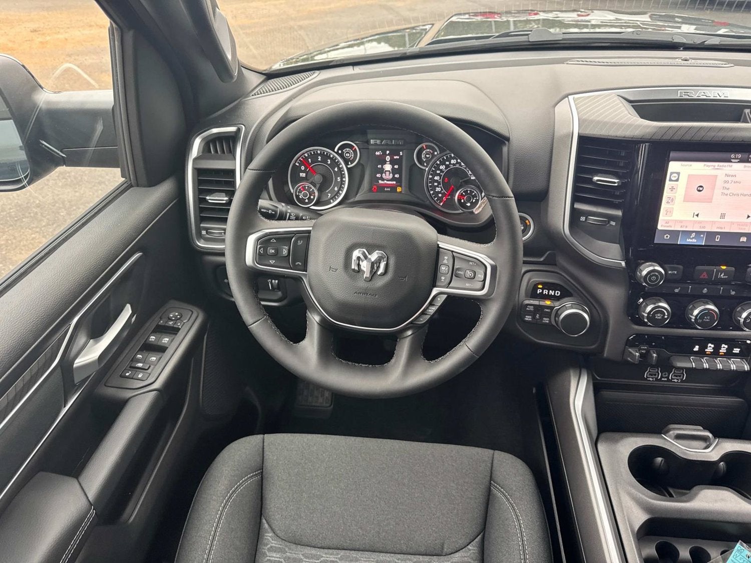 2027 RAM 1500 Big Horn/Lone Star