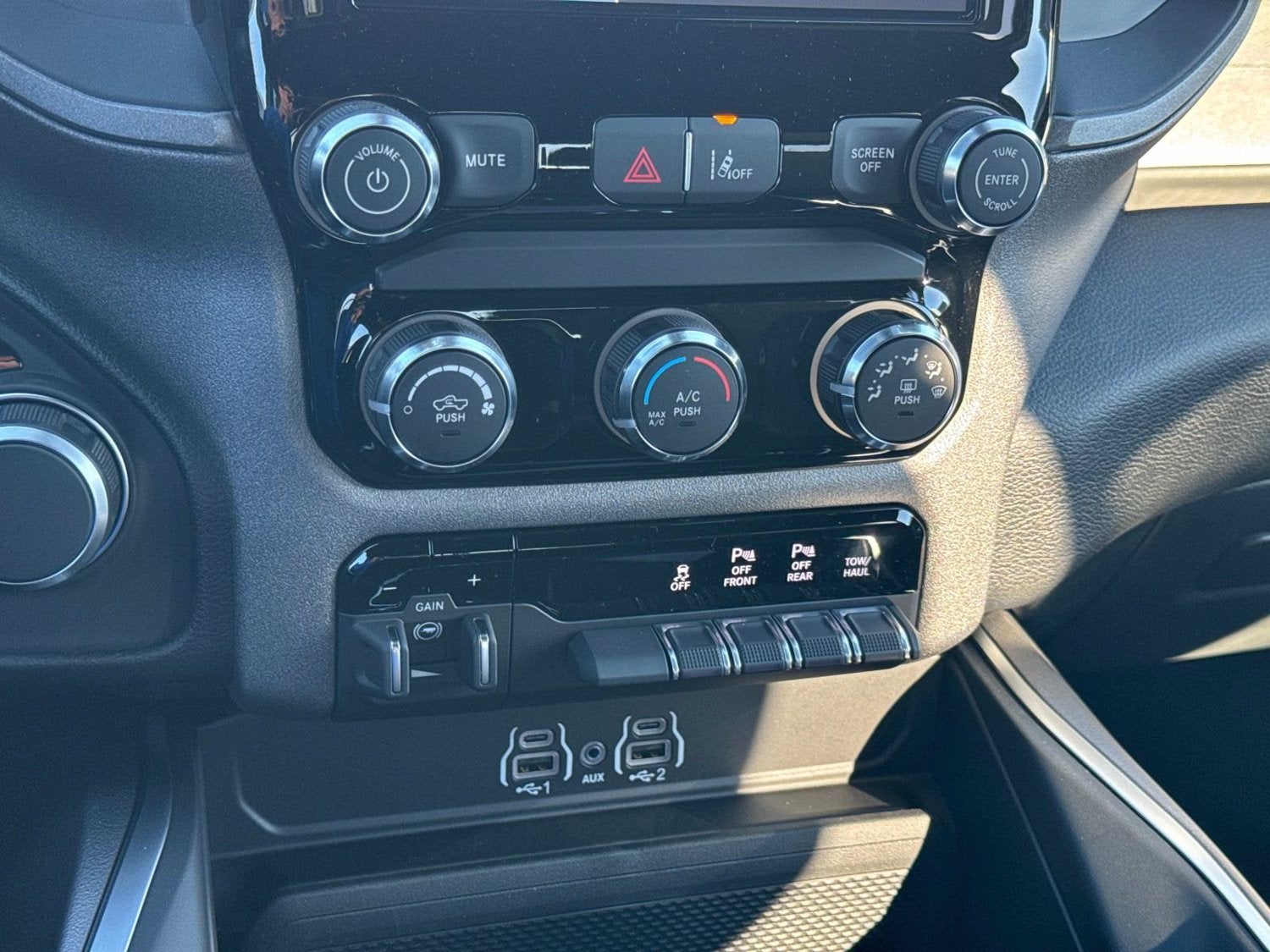 2027 RAM 1500 Express