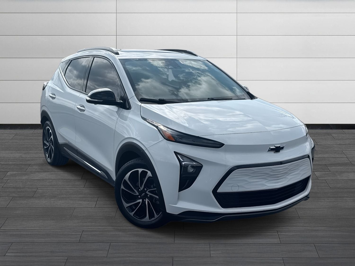 Used 2022 Chevrolet Bolt EUV Premier with VIN 1G1FZ6S0XN4133261 for sale in Dickson, TN