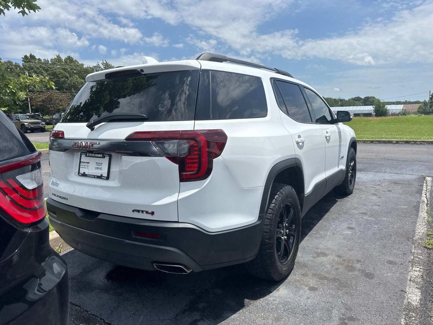 2023 GMC Acadia AT4