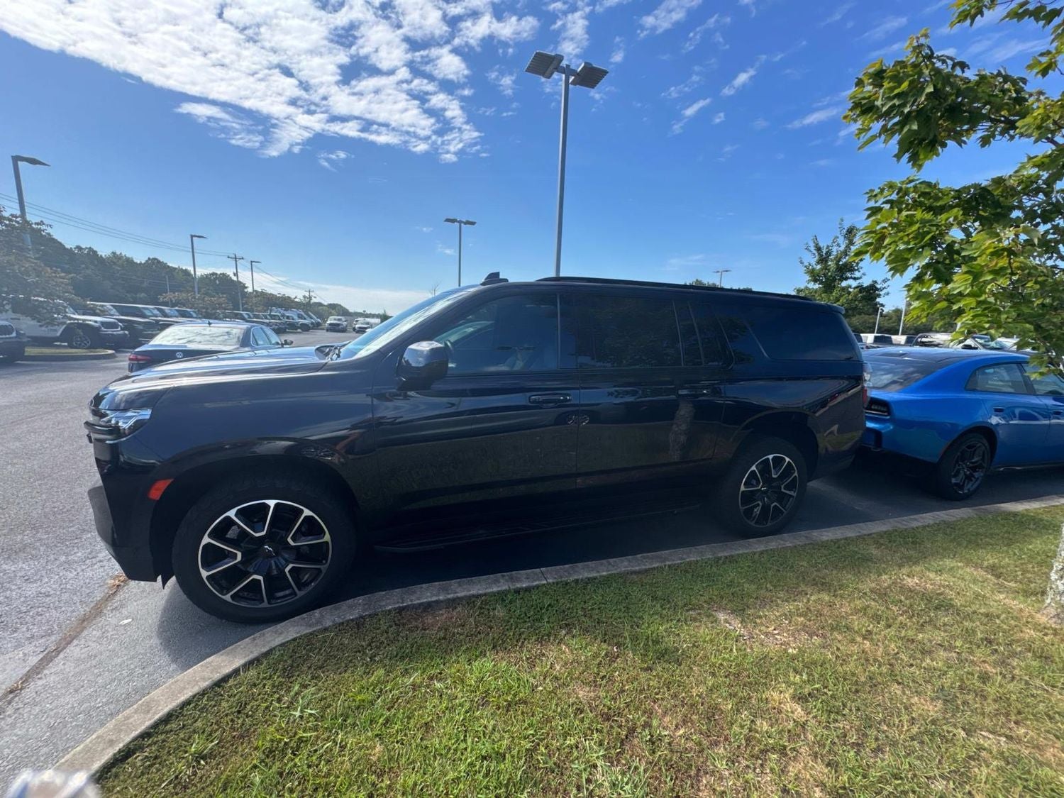 2023 Chevrolet Suburban RST