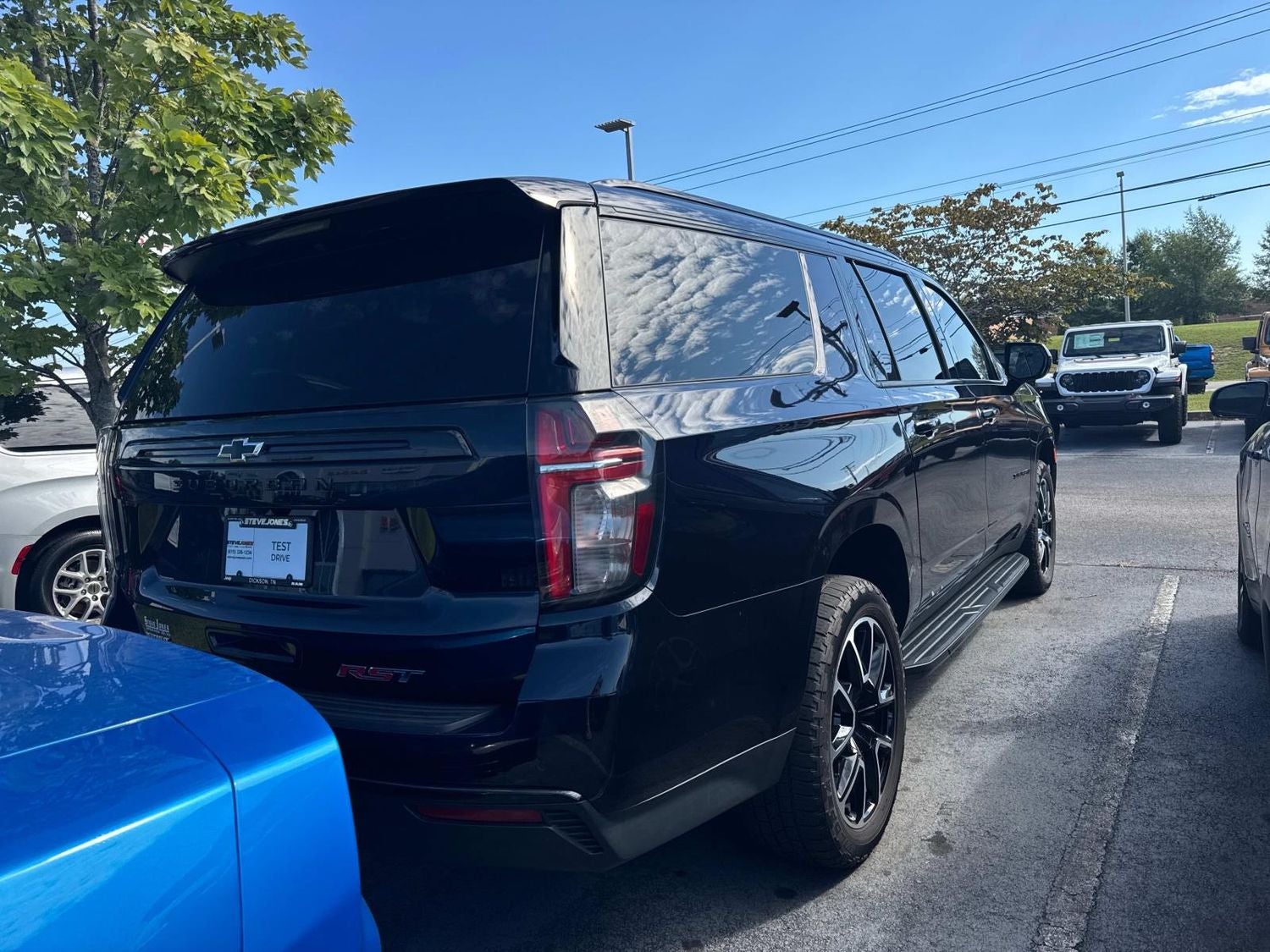 2023 Chevrolet Suburban RST