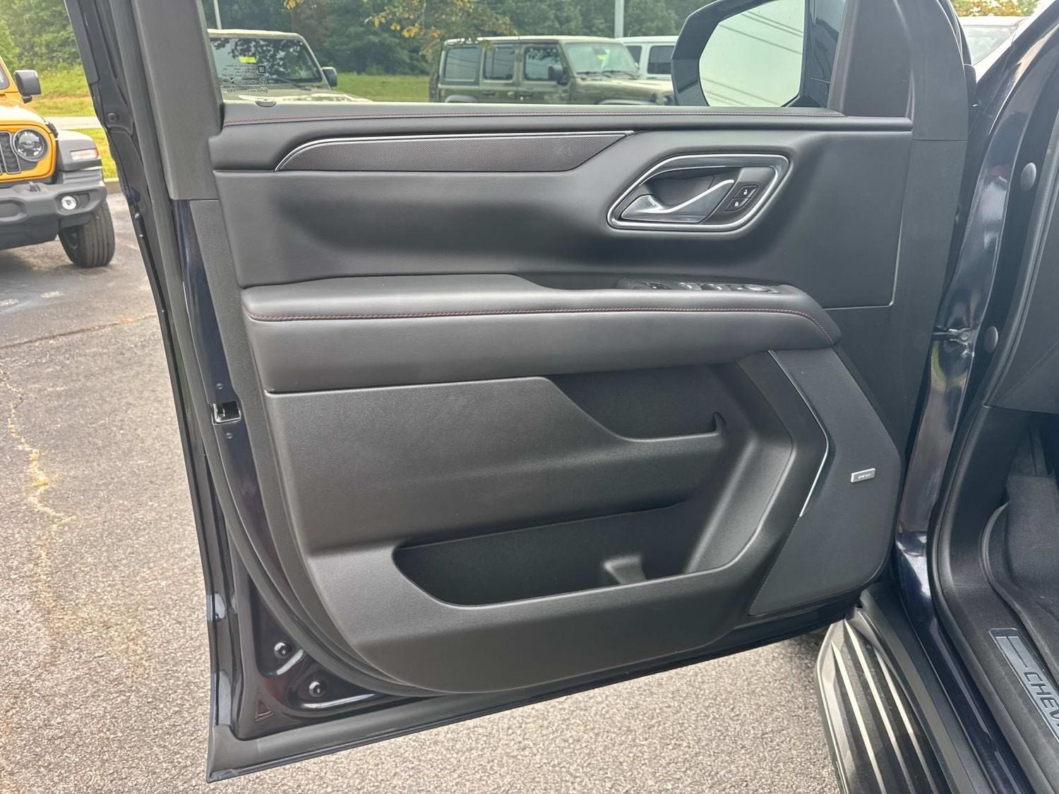 2023 Chevrolet Suburban RST