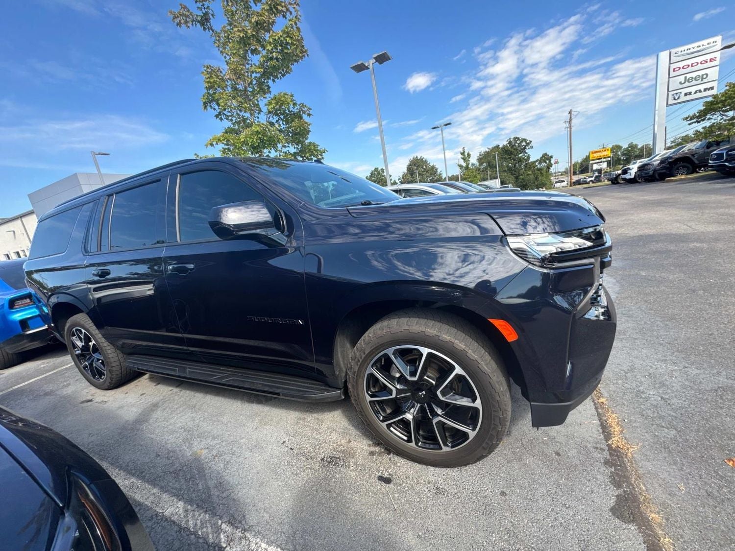 2023 Chevrolet Suburban RST