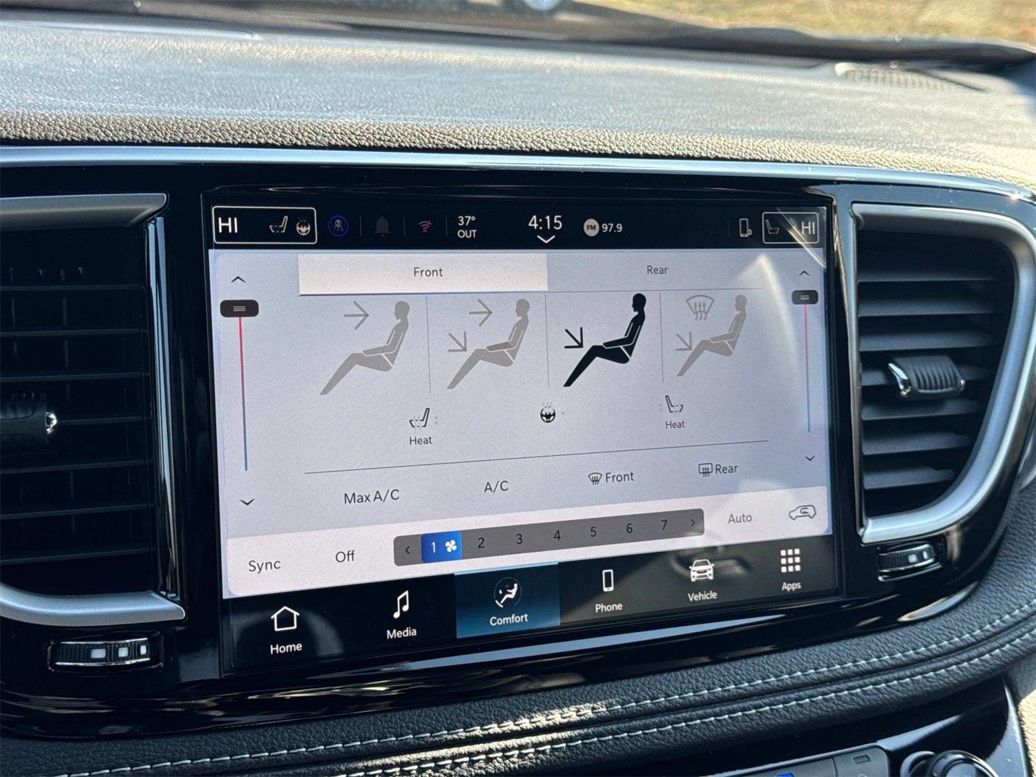 2026 Chrysler Pacifica Select