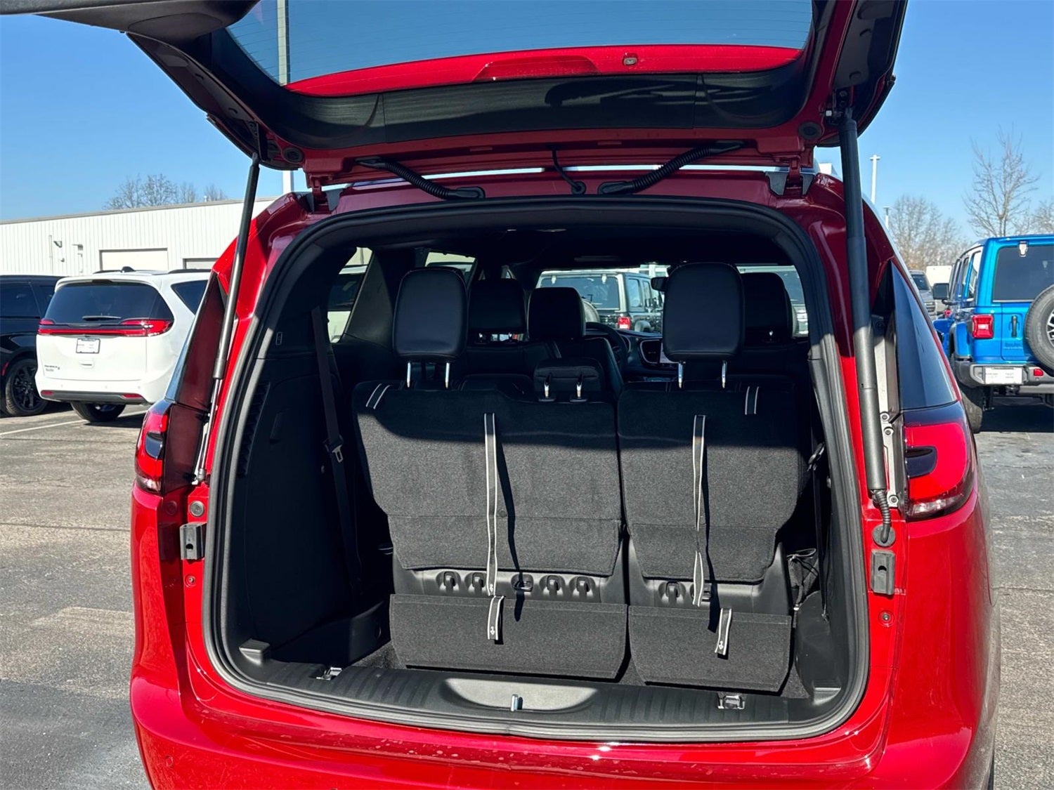 2026 Chrysler Pacifica Select