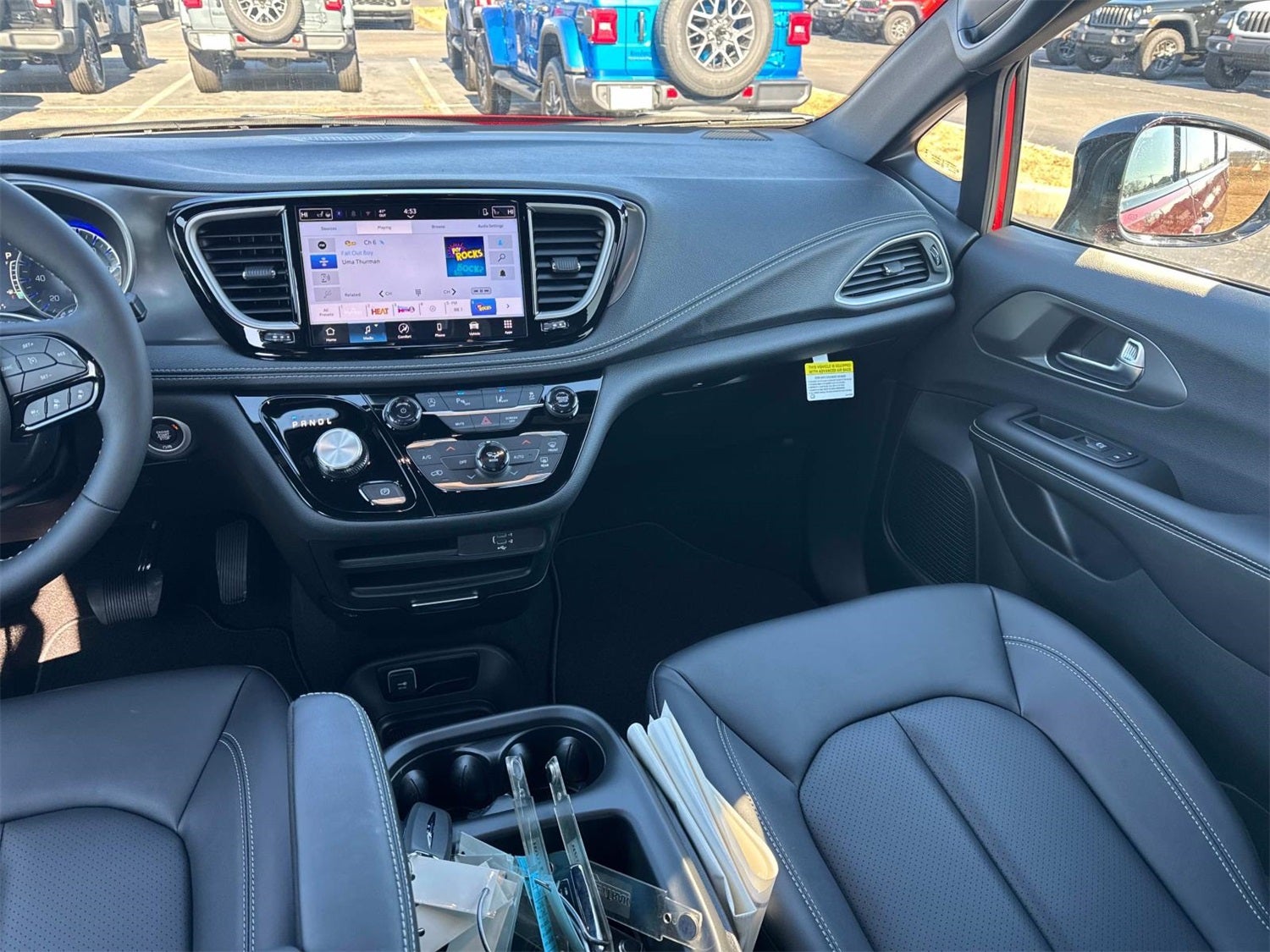 2026 Chrysler Pacifica Select