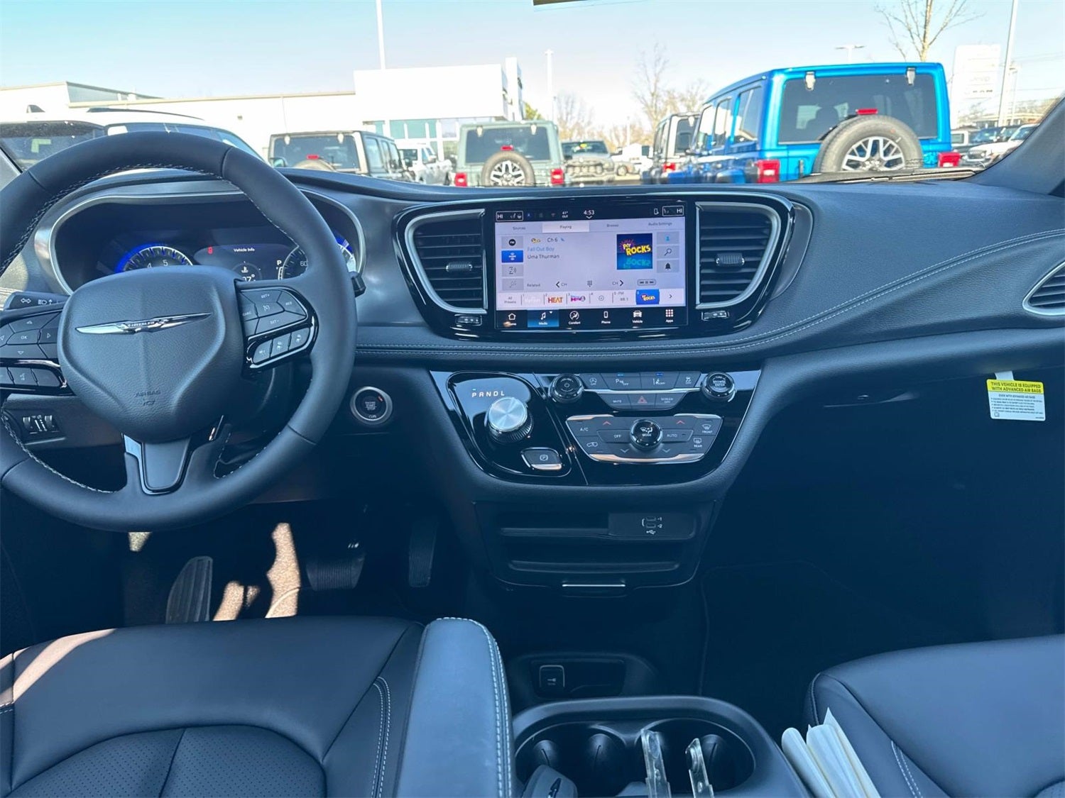 2026 Chrysler Pacifica Select