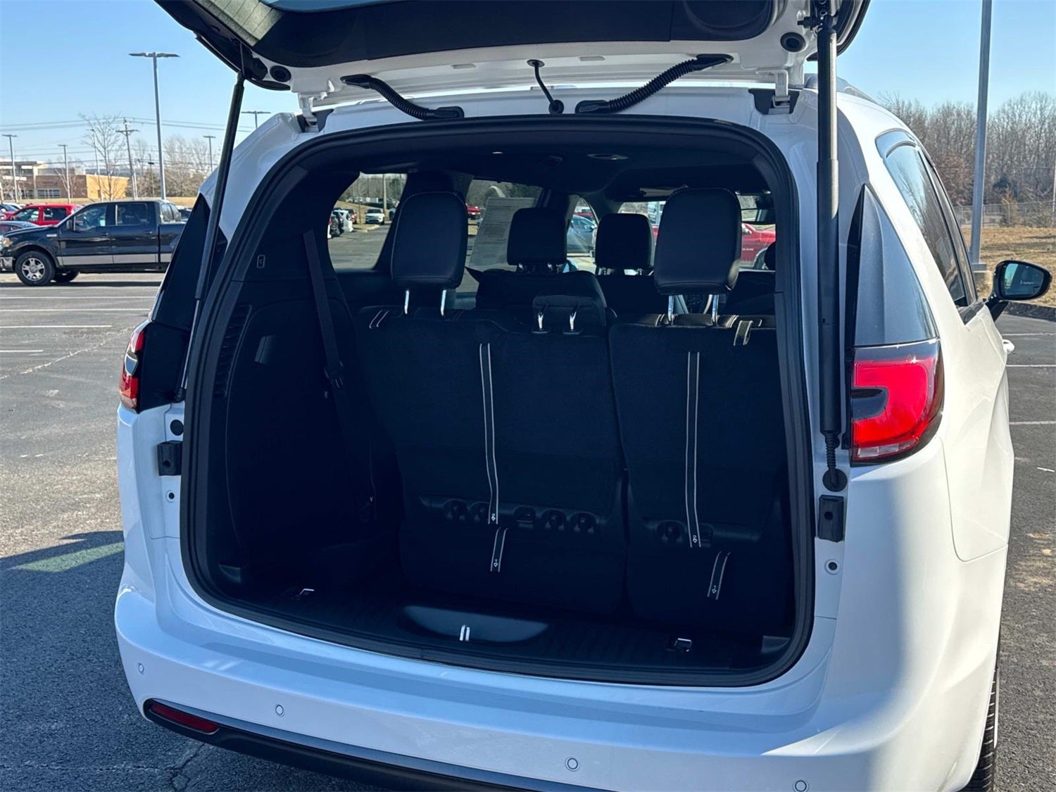 2026 Chrysler Pacifica Select