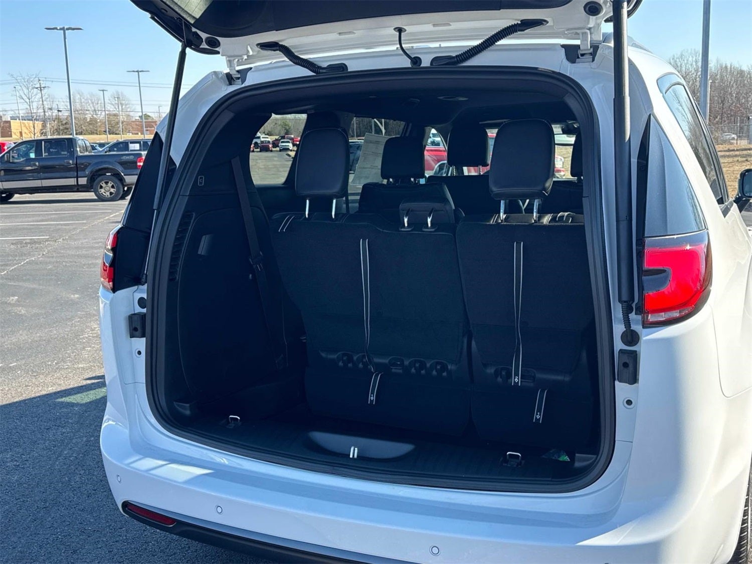 2026 Chrysler Pacifica Select