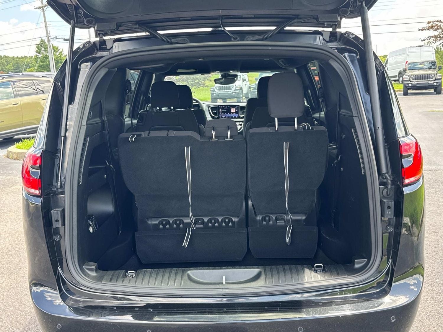2023 Chrysler Pacifica Touring