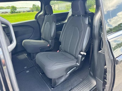 2023 Chrysler Pacifica Touring
