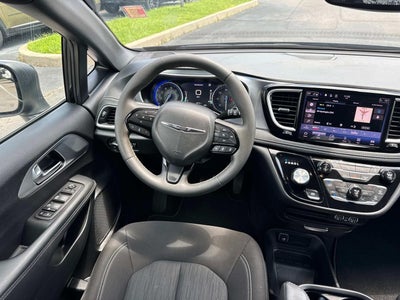 2023 Chrysler Pacifica Touring