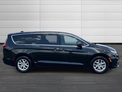 2023 Chrysler Pacifica Touring