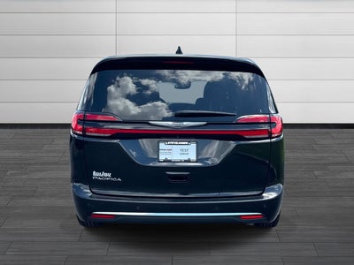 2023 Chrysler Pacifica Touring