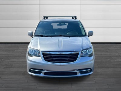 2016 Chrysler Town & Country S