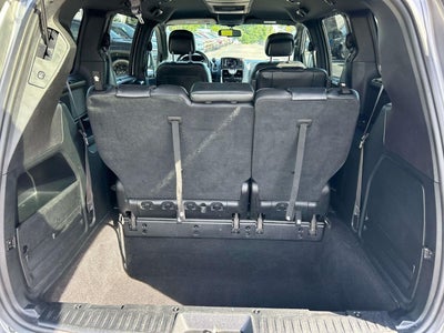 2016 Chrysler Town & Country S