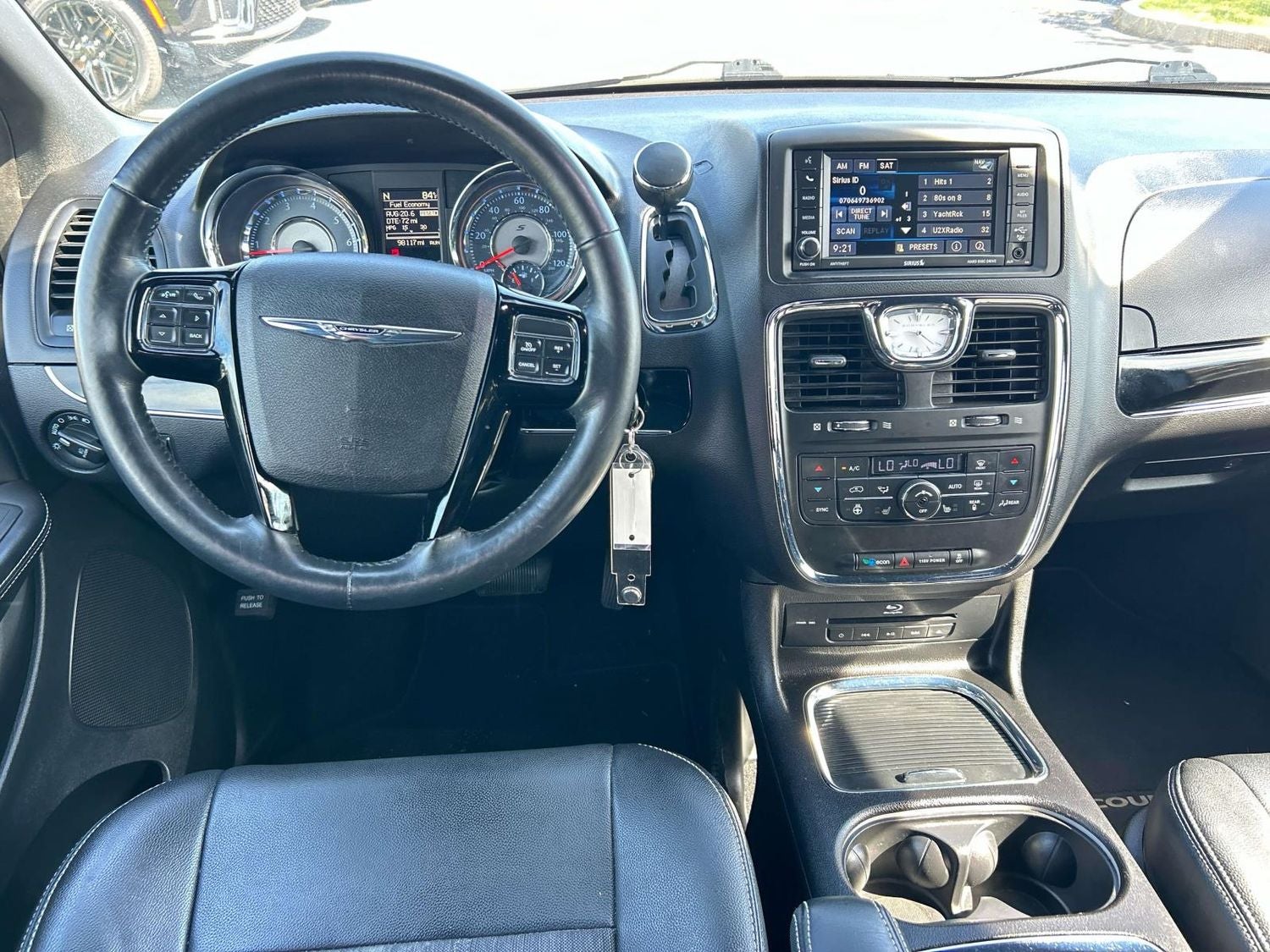 2016 Chrysler Town & Country S